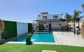 Chalet En Montellano